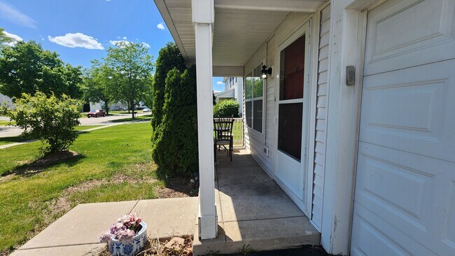 2725 Hoffman St in Plano, IL - Building Photo - Building Photo