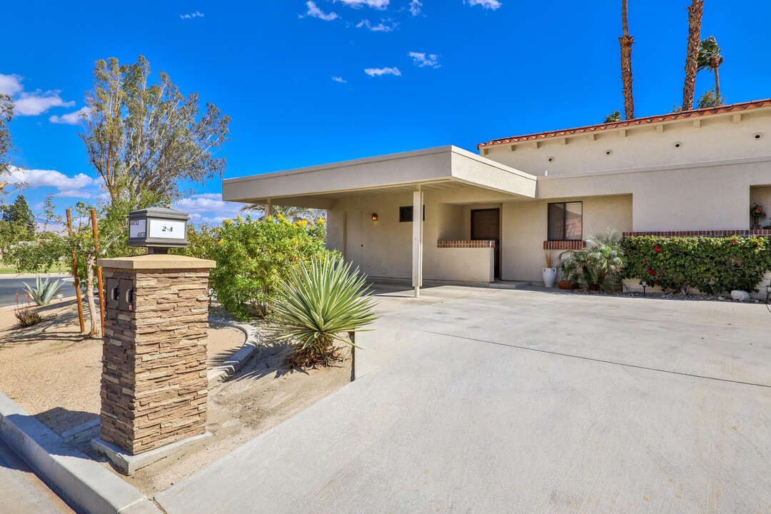 40752 Sea Island Ln in Palm Desert, CA - Foto de edificio