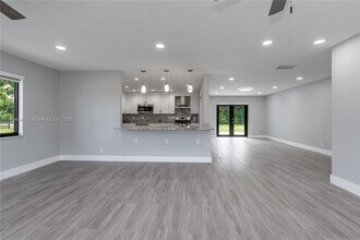 4660 SW 128th Ave in Southwest Ranches, FL - Building Photo - Building Photo