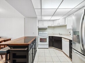 3 Bluebill Ave in Naples, FL - Building Photo - Building Photo