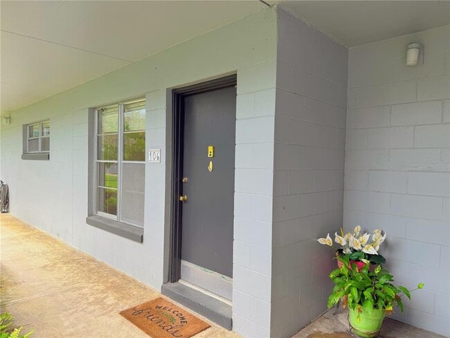 property at 825 N Primrose Dr