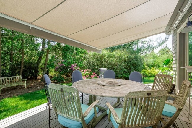 property at 61 Huckleberry Ln