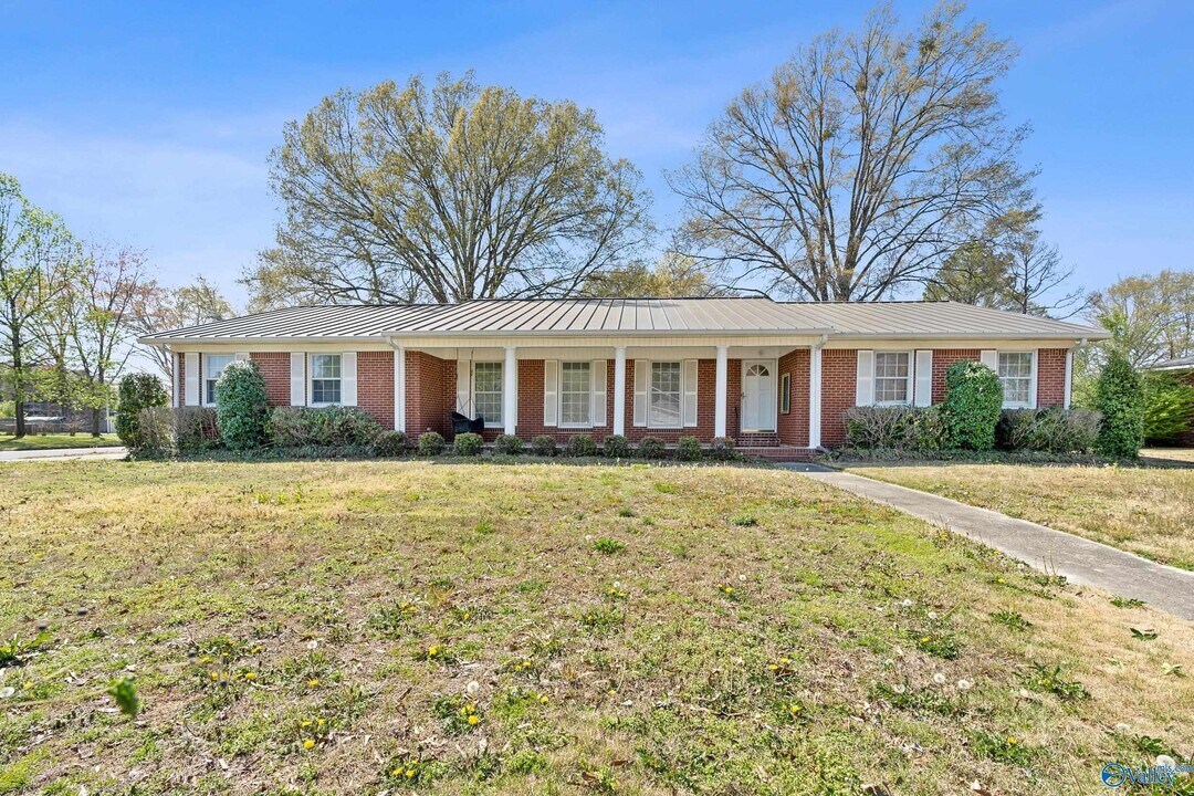 1619 19th Ave SW in Decatur, AL - Building Photo