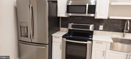 9221 Clementine Ct in Lorton, VA - Building Photo - Building Photo