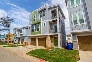 1924 Warely Ln in Austin, TX - Building Photo