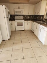 4866 Pineaire Ln in West Palm Beach, FL - Building Photo - Building Photo