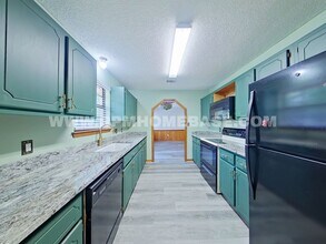 612 Moss Dr in Crestview, FL - Building Photo - Building Photo