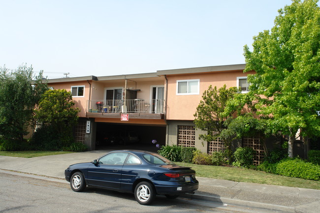 1015 Liberty St in El Cerrito, CA - Foto de edificio - Building Photo