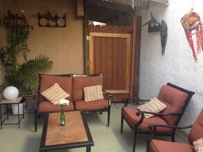 933 Loma Ave, Unit B in Long Beach, CA - Building Photo - Building Photo