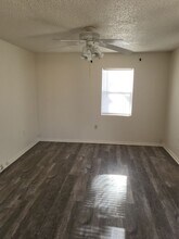 821 S Avenue C in Portales, NM - Building Photo - Building Photo