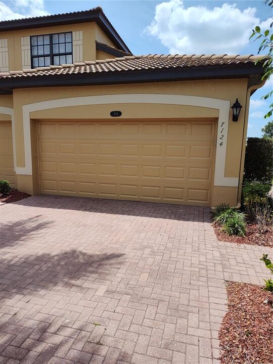 7124 Grand Estuary Trail in Bradenton, FL - Building Photo