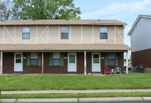 2946 Mayer Dr in St. Charles, MO - Building Photo