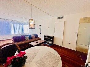 4 Martine Ave in White Plains, NY - Foto de edificio - Building Photo