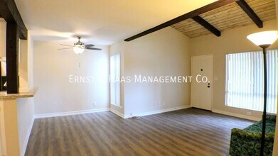3707 Country Club Dr-Unit -UNIT 10 in Long Beach, CA - Building Photo - Building Photo