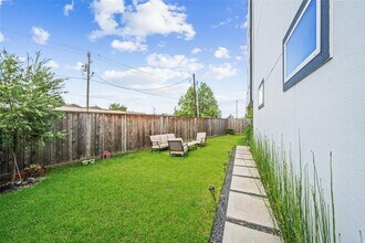 1318 Reinerman St in Houston, TX - Building Photo - Building Photo
