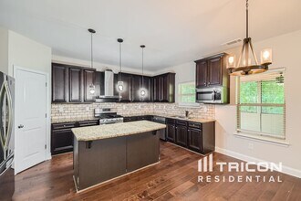 2604 Larson Terrace in Mcdonough, GA - Building Photo - Building Photo