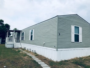 2601 Leary Ln in Victoria, TX - Building Photo - Building Photo