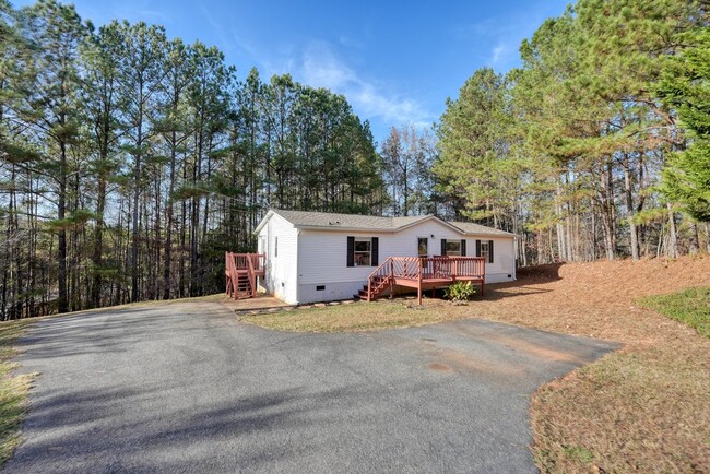 124 Saddle Ct in Ball Ground, GA - Building Photo - Building Photo