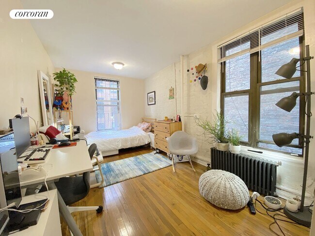 181 Thompson St in New York, NY - Building Photo - Building Photo