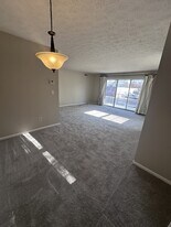 1155 Charter Oak Ln in Westlake, OH - Building Photo