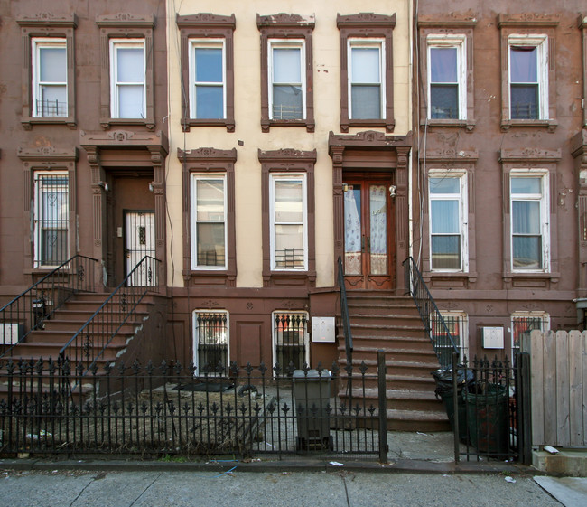 802 Lafayette Ave in Brooklyn, NY - Building Photo - Building Photo