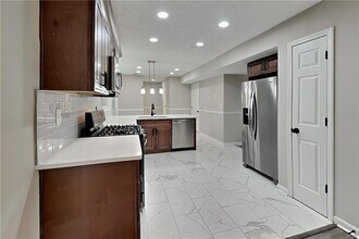 2313 Berkeley Creek Ct in Duluth, GA - Building Photo - Building Photo