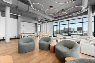 17 Hyman Rue in Dollard-des-Ormeaux, QC - Building Photo - Building Photo