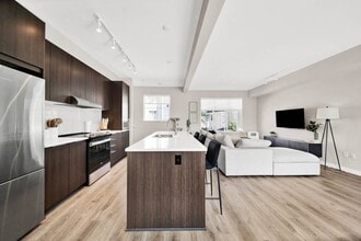 11280 Pazarena Pl in Maple Ridge, BC - Building Photo - Building Photo