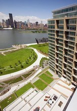 The View in Long Island City, NY - Foto de edificio - Building Photo