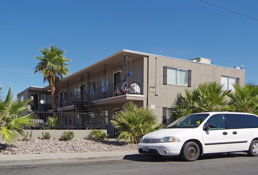 Fabulous Forty/Golden Villas in Las Vegas, NV - Building Photo