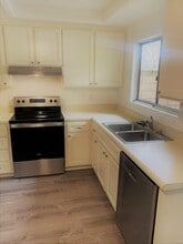 3713 Bay Leaf Way in Oceanside, CA - Building Photo - Building Photo