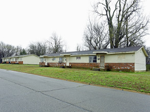 901-911 E Polk Ave in West Memphis, AR - Building Photo - Building Photo