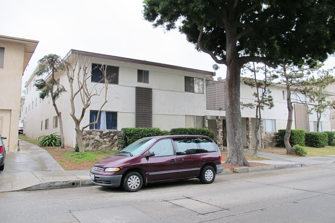 6308 Comstock Ave in Whittier, CA - Foto de edificio