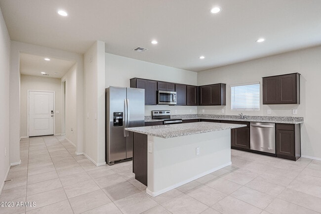 18456 W Chama Dr in Surprise, AZ - Building Photo - Building Photo