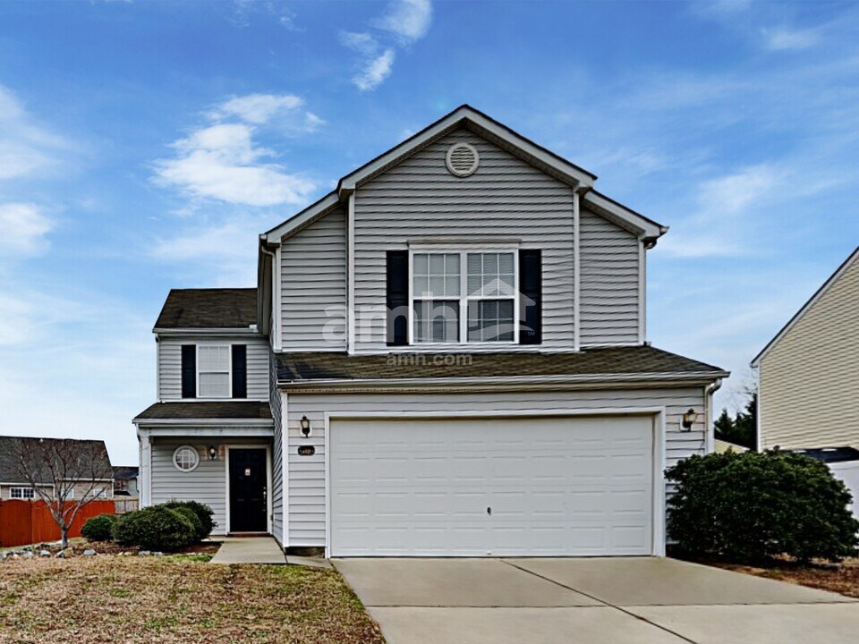 505 Birchwood View Pt in Fuquay Varina, NC - Building Photo