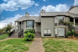 105 World of Tennis Sq in Lakeway, TX - Building Photo