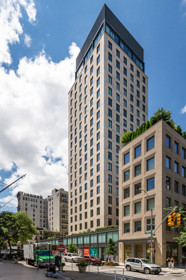 21 E 12th St in New York, NY - Foto de edificio - Building Photo