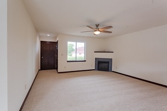 Sherwood Manor VIII in Jackson, WI - Foto de edificio - Interior Photo