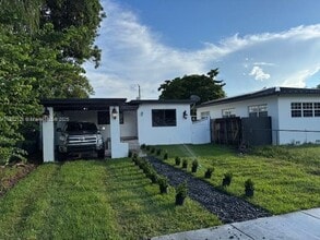 440 E 37th St in Hialeah, FL - Building Photo - Building Photo