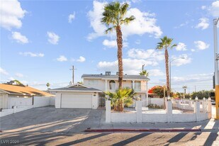 2419 E Vegas Valley Dr in Las Vegas, NV - Building Photo