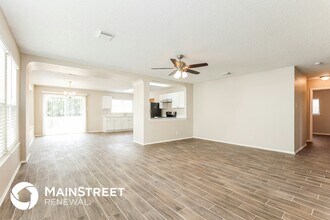 8011 Chestnut Barr Dr in Converse, TX - Building Photo - Building Photo