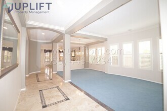 11335 Luxembourg Way in San Diego, CA - Building Photo - Building Photo