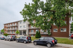 Samson in Laval, QC - Building Photo