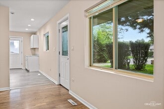 9 Sparrow Rd in Carpentersville, IL - Building Photo - Building Photo