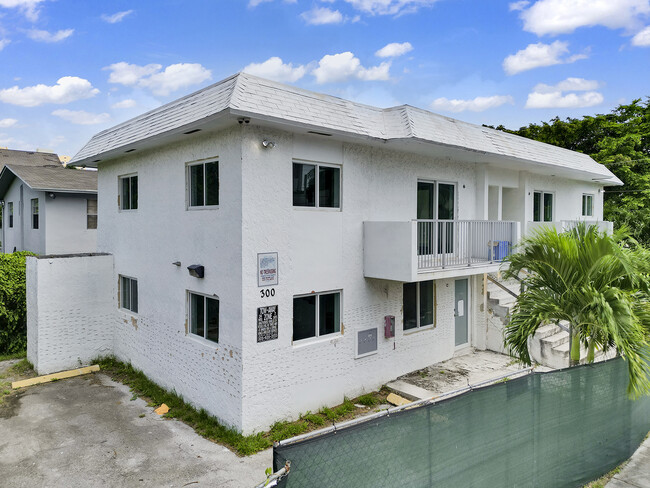 300 NW 7th Ave in Miami, FL - Building Photo - Building Photo