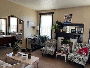 12 W Bellecrest Ave in Brentwood, PA - Foto de edificio - Building Photo