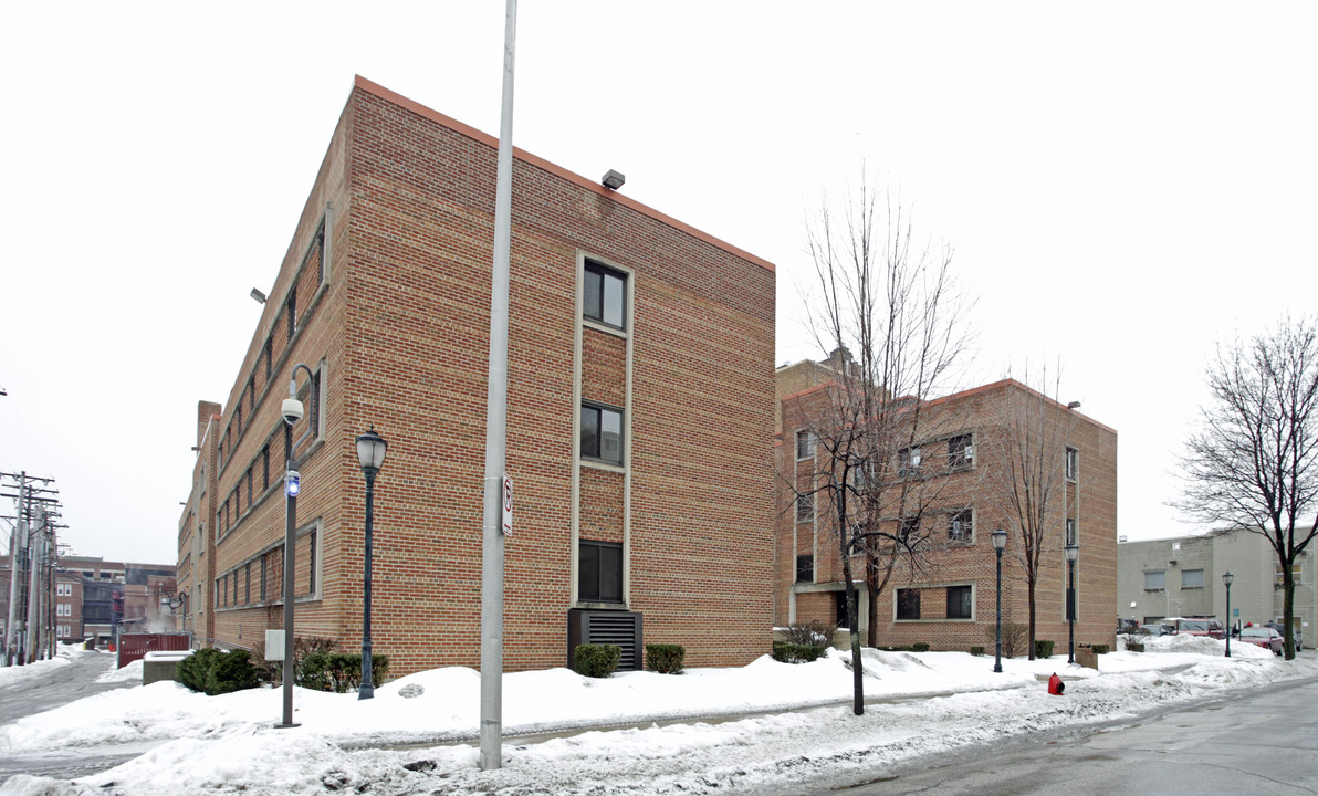 O'Donnell Hall in Milwaukee, WI - Building Photo