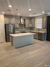 4485 Frias Fls Ave in Las Vegas, NV - Foto de edificio - Building Photo