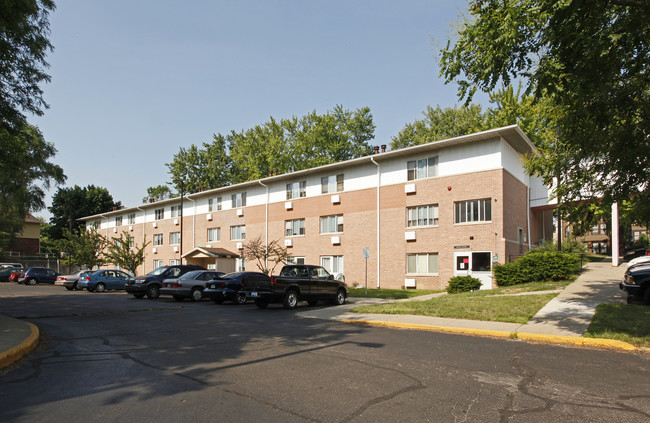 Reed Manor in Jackson, MI - Building Photo - Building Photo