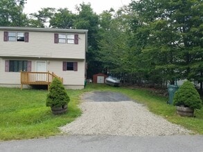 1546 Black Birch Way in Tobyhanna, PA - Building Photo - Building Photo